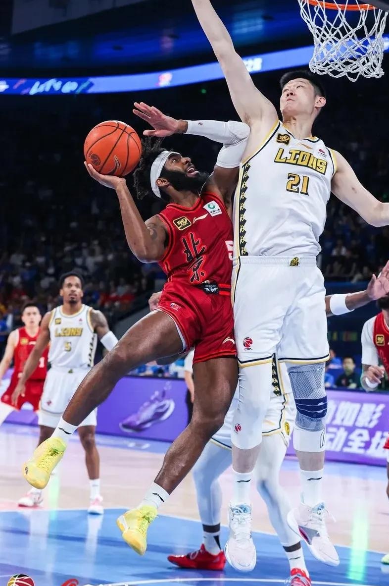 od体育网页版入口-后卫铁血护城，助球队收获胜利！