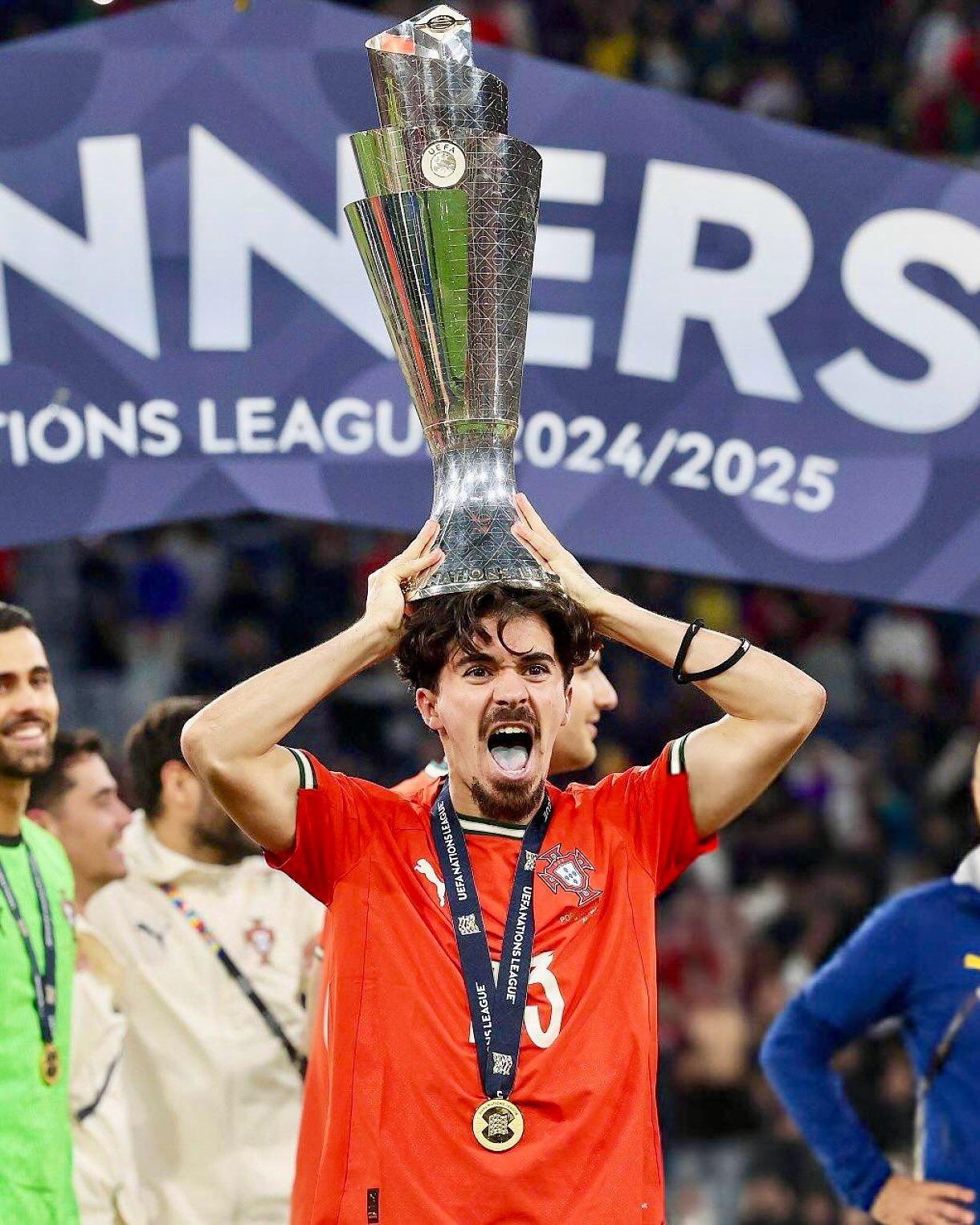 塞维利亚取胜上赛季冠军,壮举耀眼的简单介绍