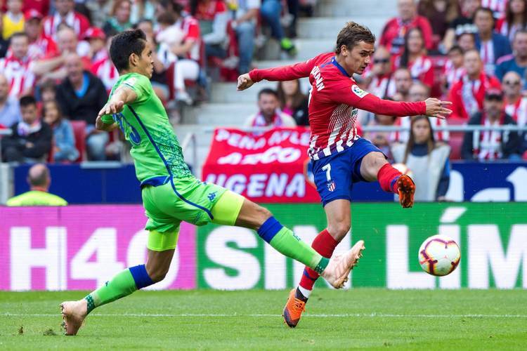 阿贾克斯攻击胜利,主场席卷对手的简单介绍